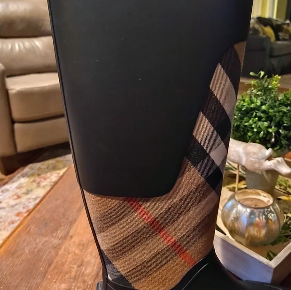Burberry Black and Tan Plaid Winter Rain Boots - Picture 3 of 8